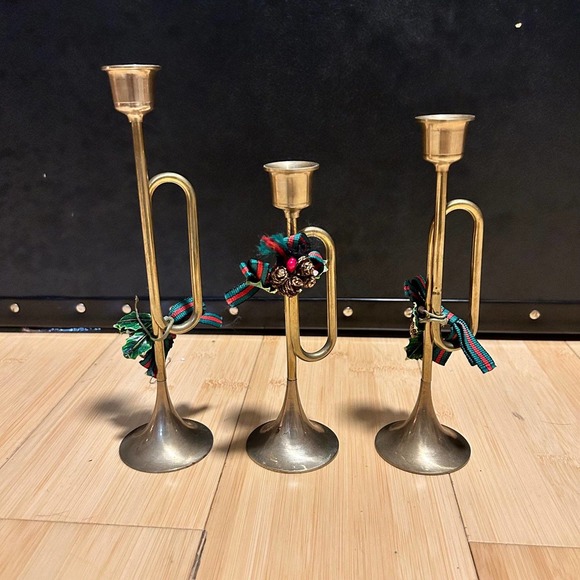 Brass bugle candle holders - Picture 1 of 7
